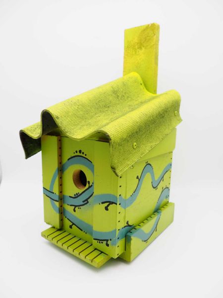Vogelhäuschen, handgefertigt, nachhaltig, Nistplatz, Vogelschutz, Save the Farm, Naturschutz, Tiere, Geschenk, Garten, Dekoration, Frühling, Sommer, Winter, Umwelt, Artenvielfalt, Lebensraum, Stuttgart, Baden-Württemberg, Deutschland